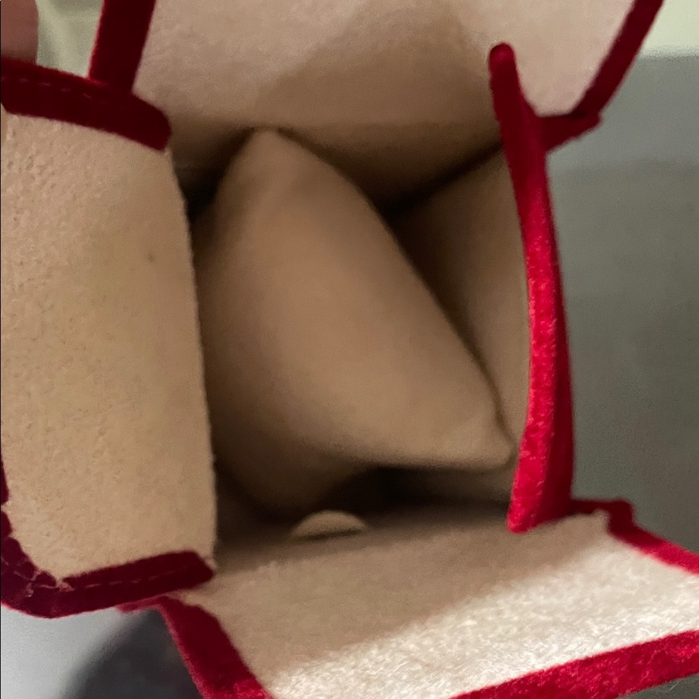 Cartier Red Velvet Watch Case with pillow - Picture 4 of 6